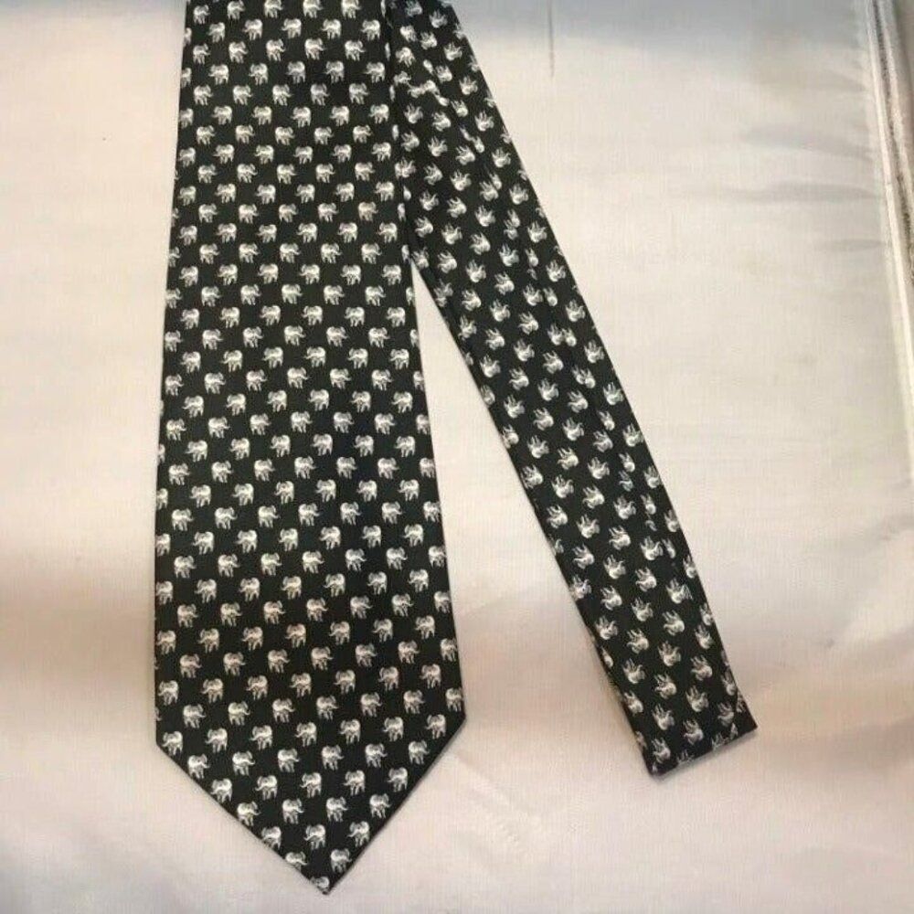 #1500 KAILONG  ELEPHANTS HAND MADE SILK NOVELTY NECKTIE 56 IN X 3.75 IN